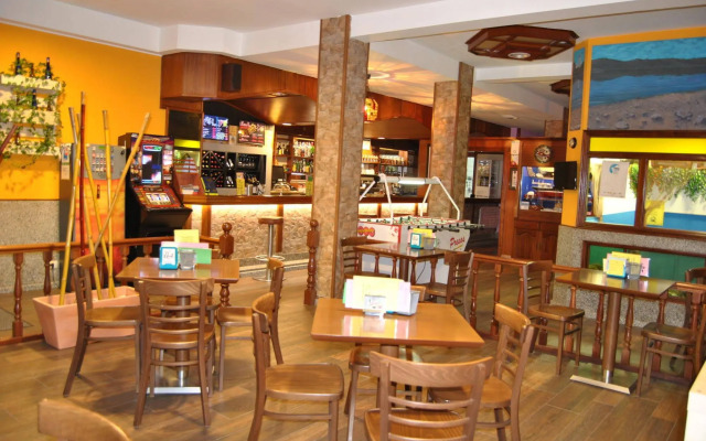 A Marisqueira IA Coruña Airport