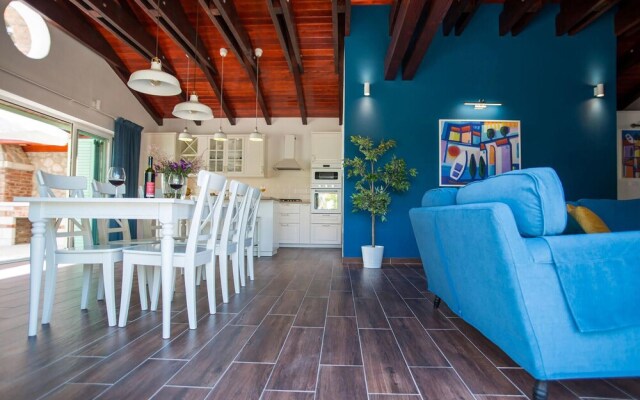 Amazing Home in Nerezine With Wifi and 3 Bedrooms