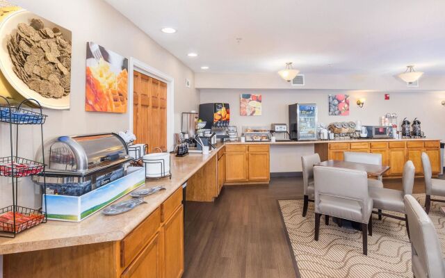 Magnuson Grand Pikes Peak