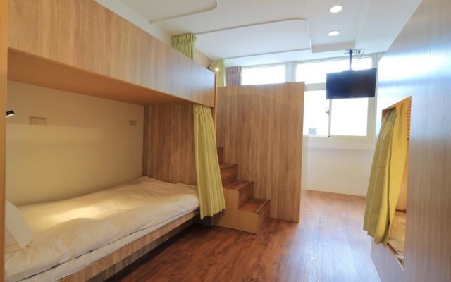 Bears Line Hostel