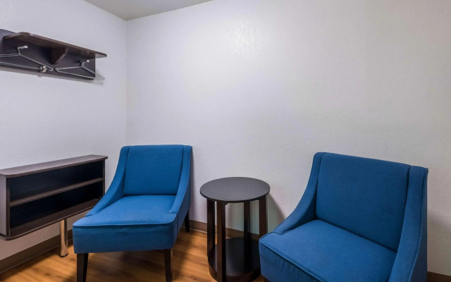 Motel 6 Dallas - Irving DFW Airport East