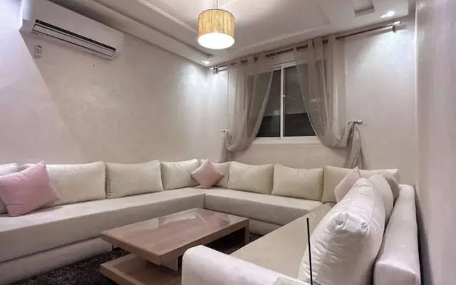 Jolie Appartement À Ifrane Calme et Spacieux