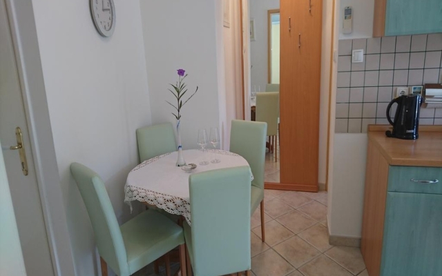 Apartment Zdene - with parking : A1 Banjol, Island Rab