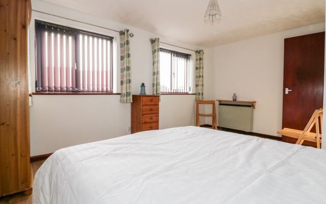 2 Waxham Court