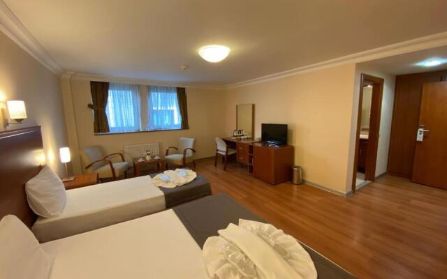 Triada Hotel Gayrettepe