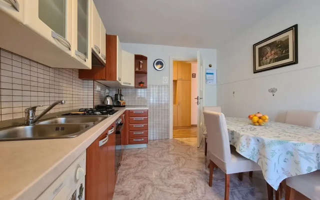 Apartment 1389
