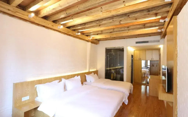 26th · Courtyard · Hotel