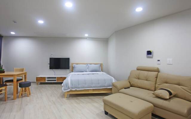 Sea and Star Pension