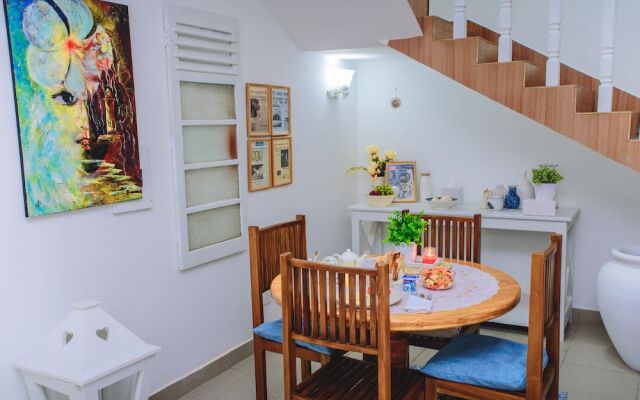 White House Mount Lavinia