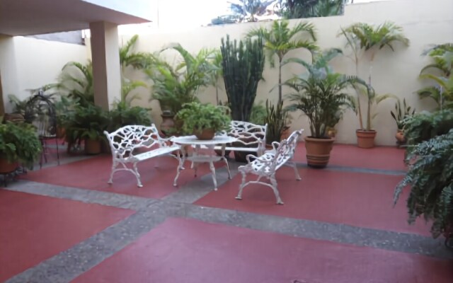 Hotel El Sombrero Suites