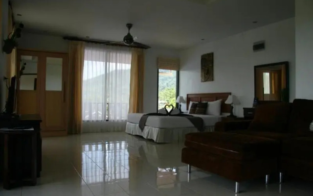 Baan Chayna Hotel