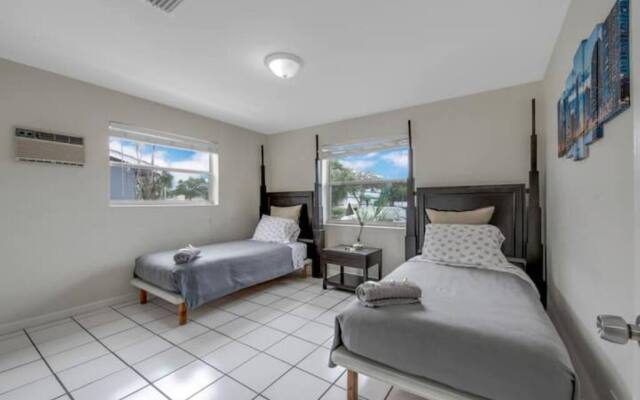 5140 Duplex in Oakland Park