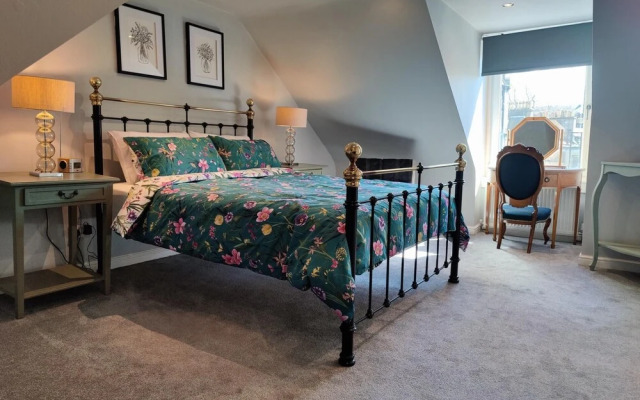 NEW Fabulous 2BD Maisonette Dunfermline, Fife