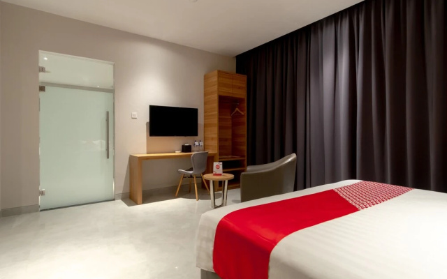 Travel Hub Hotel by OYO Rooms