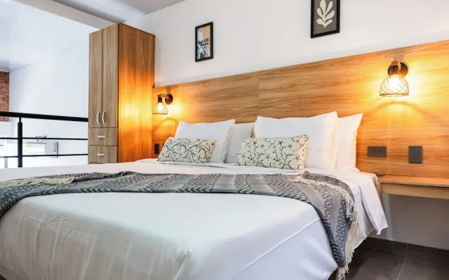 Central Suites by H&R