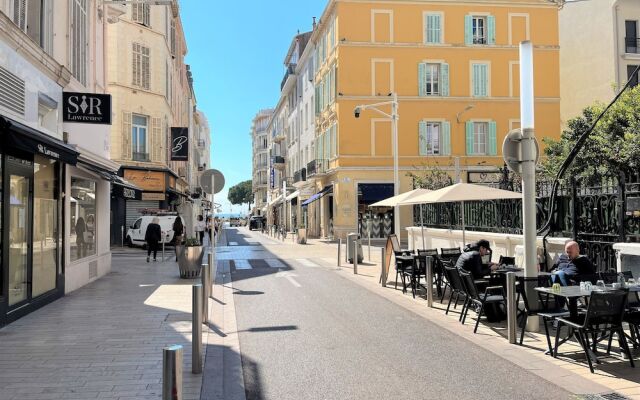 Modern Apartment 20 m from the Sea