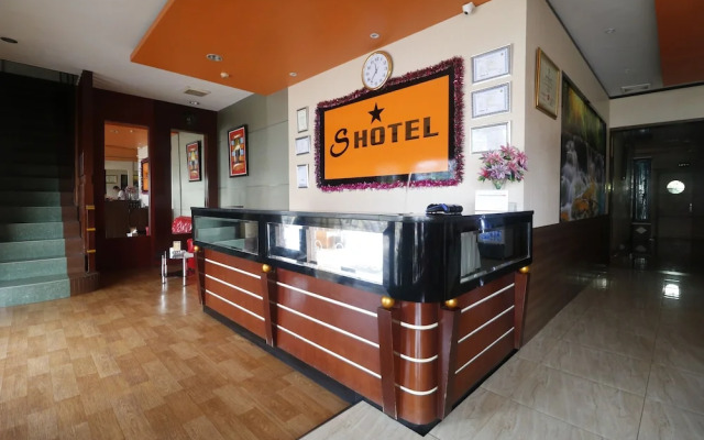 S Hotel by RedDoorz