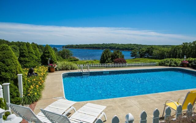 Strawberry Hill Seaside Inn