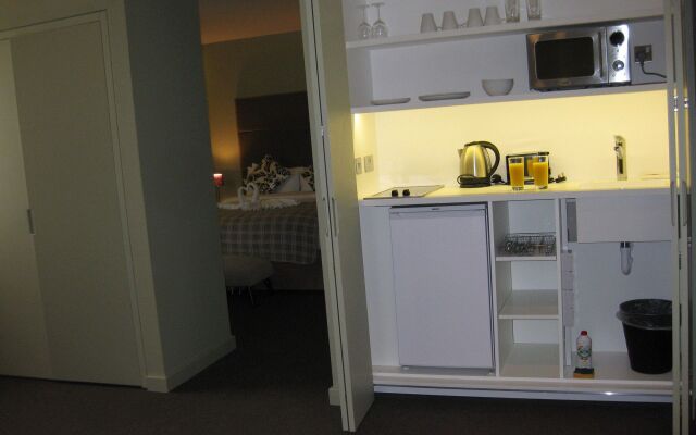 Axiom Park Hotel