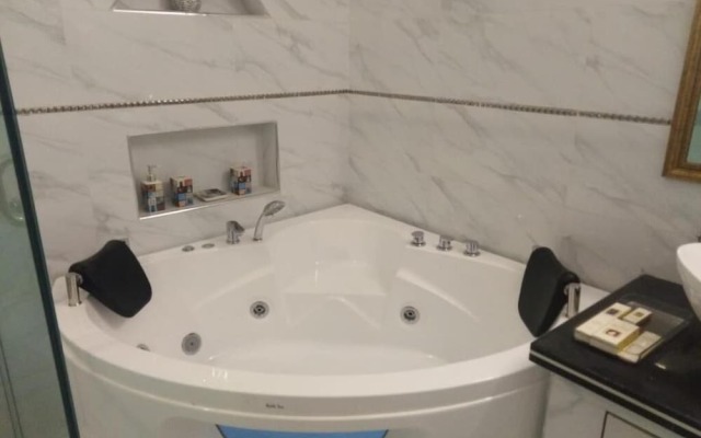 Shanze Hotel And Suites