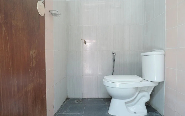 RedDoorz Hostel @ Borobudur Street