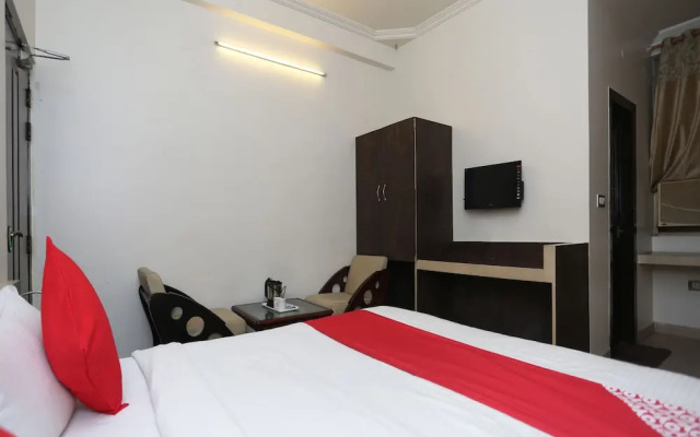 Shanta Inn Charbagh by OYO Rooms