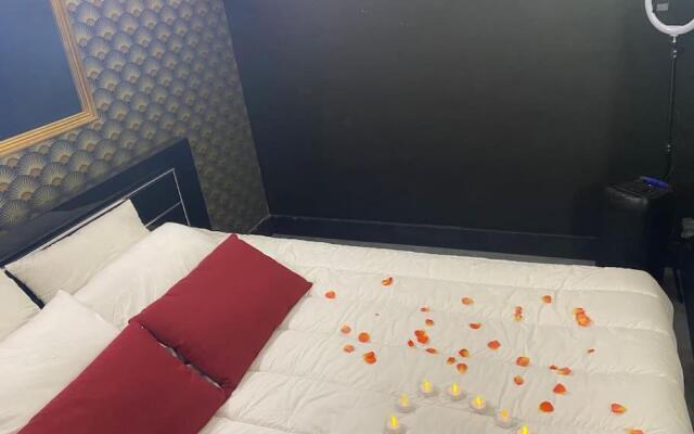 Loveroom auriol, romantique et coquine