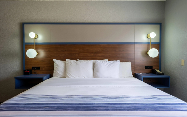 AmericInn by Wyndham Monroe