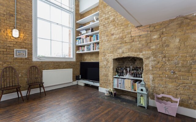 2 Bedroom Flat In Peckham