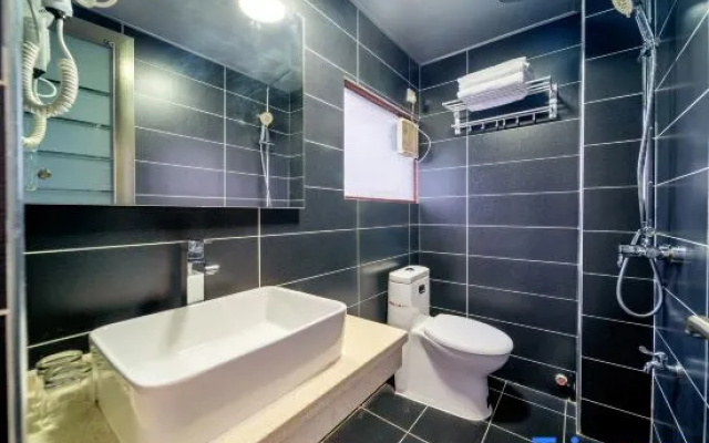 Xiaodaoyuan Homestay (Yangshuo Xingping 20 yuan RMB Scenic Area) – Bathroom – Guilin