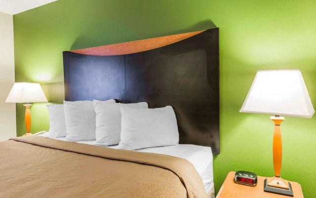 Quality Inn & Suites Birmingham - Highway 280