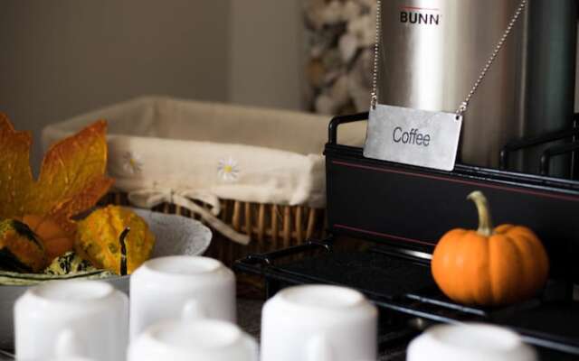 Beyond The Wall Bed and Breakfast