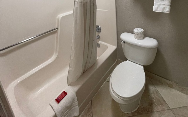 Baymont by Wyndham Bellevue / Omaha