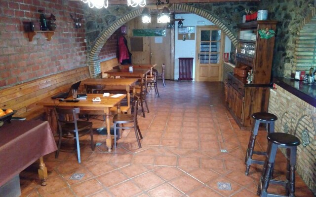 Albergue de Piedrafita, Bosque del Betato