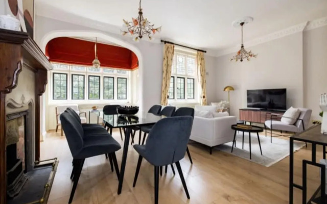 The Woking Wonder Captivating 3bdr Flat With Parking