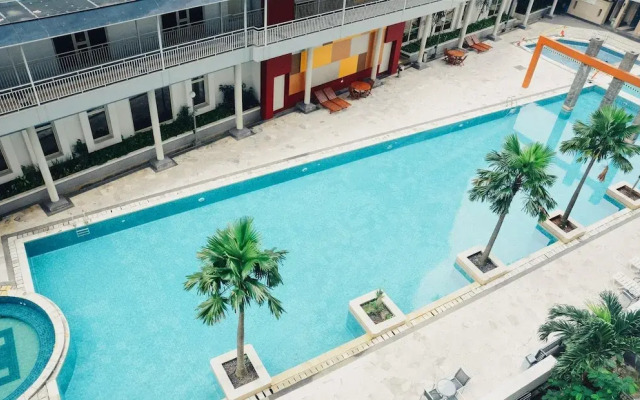 Apt 1 BR Gardenia Boulevard w Swim Pool