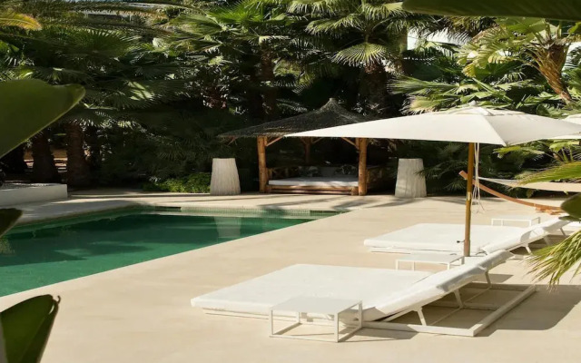 Lavish Villa Near Cala Llonga