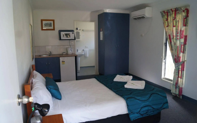 Tin Can Bay's Sleepy Lagoon Motel