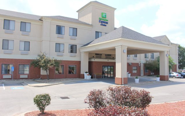 Holiday Inn Express Kansas City-Liberty, an IHG Hotel