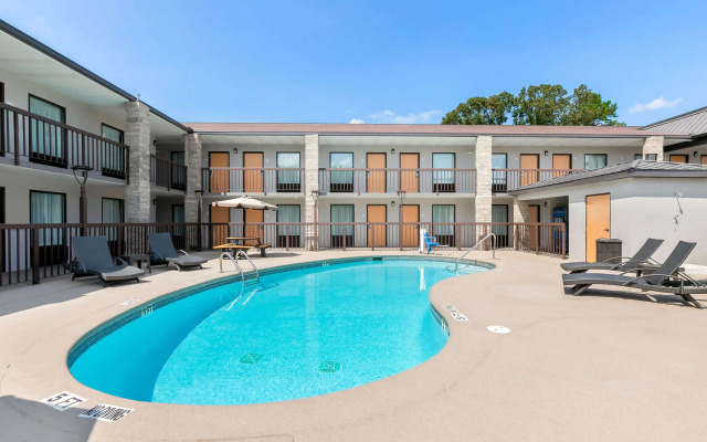 Quality Inn Commerce at I-85