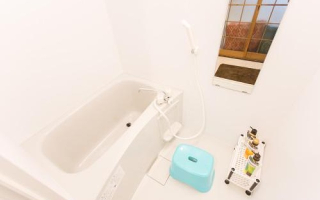 City Center 200 Years Old Traditional House Next to 2 Train Lines – Bathroom – Kyoto