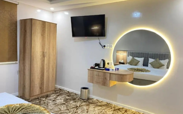 Desert Paradise Hotel