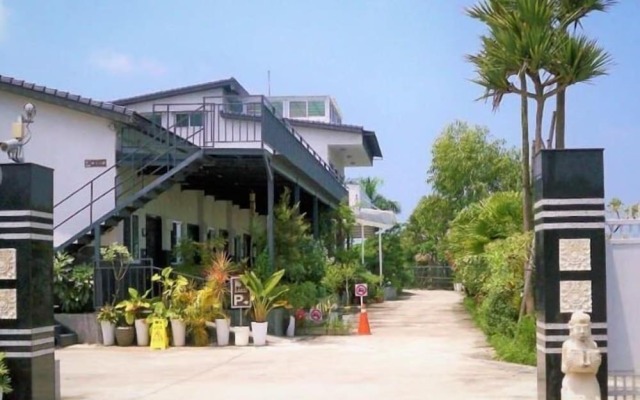 Palm Island Hostel