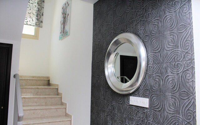 Avrora Villa PV