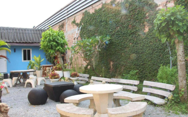 OYO 1054 Phuket Backpacker Hostel