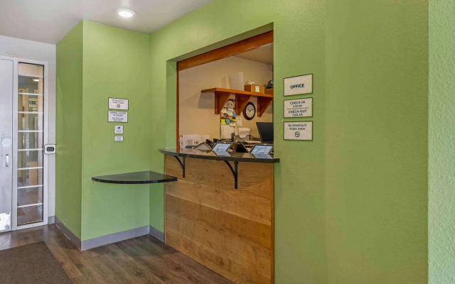 Extended Stay America Select Suites - Louisville - South