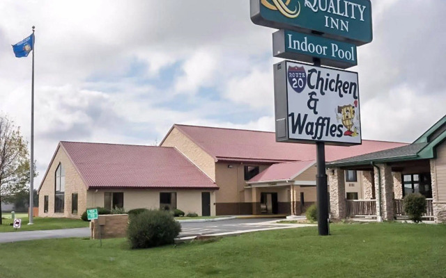 Super 8 by Wyndham Sturtevant/Racine