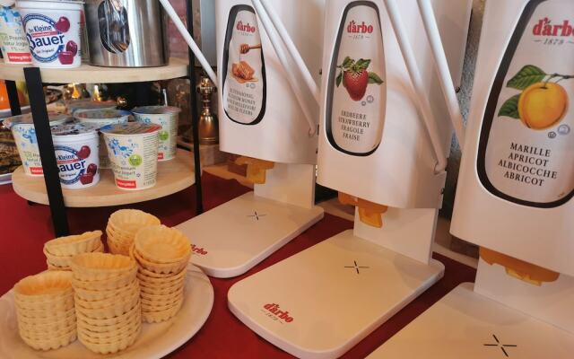 Flo's Design Suite, Rooms & Breakfast