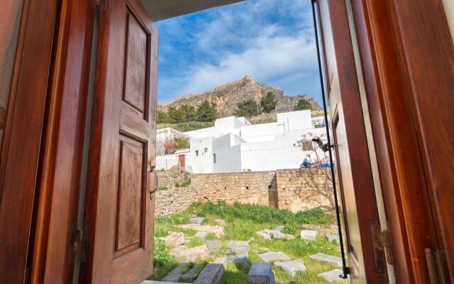 Lindos Citrin Suites