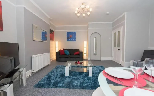 Seafront Walk Garden Apartment
